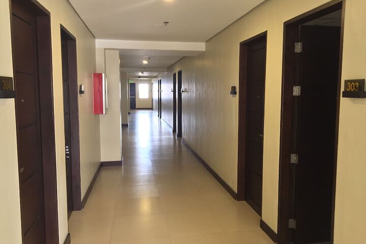 Ballroom/Hall 18 of 23