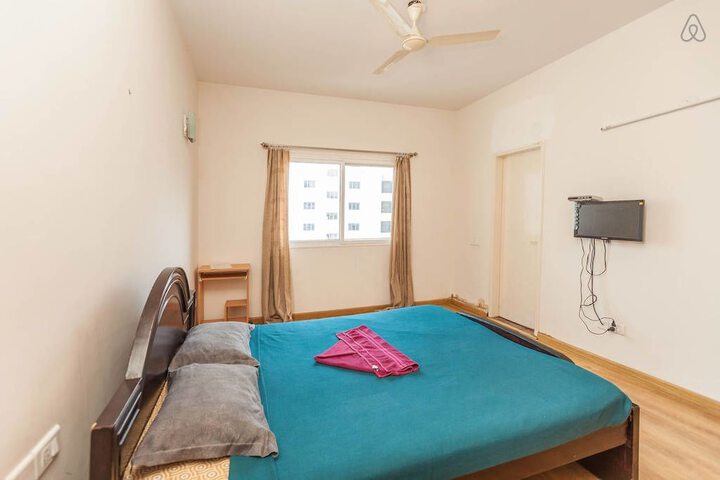 Room 2 of 36
