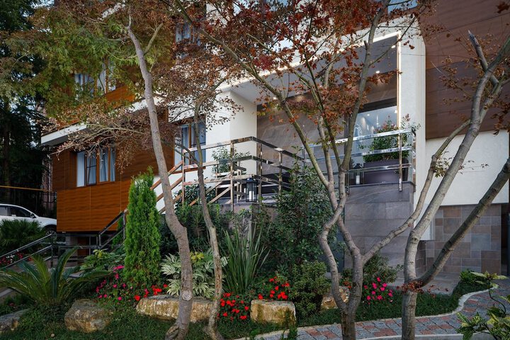 Hotel Exterior 21 of 24