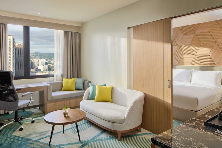Room 37 of 100