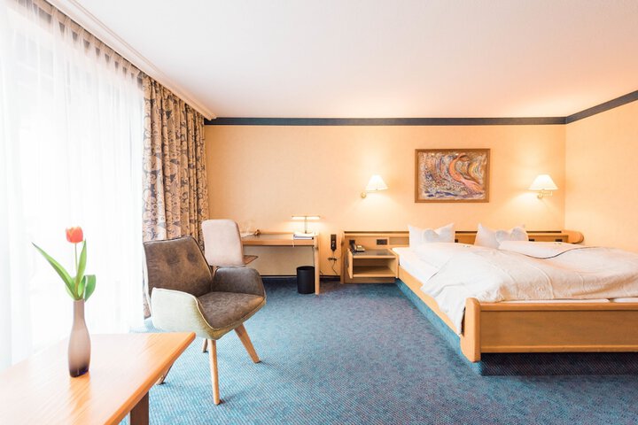 Room 9 of 36
