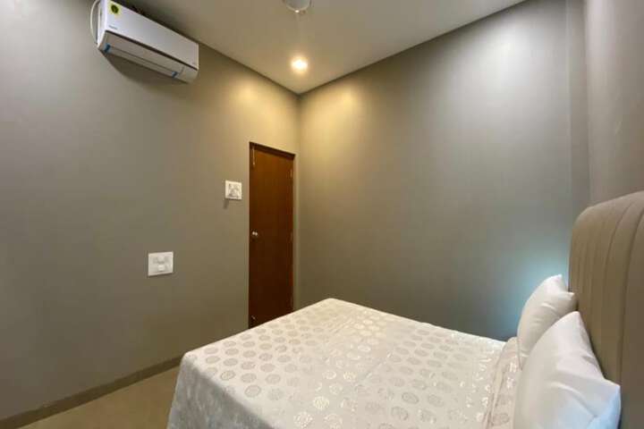 Room 12 of 86