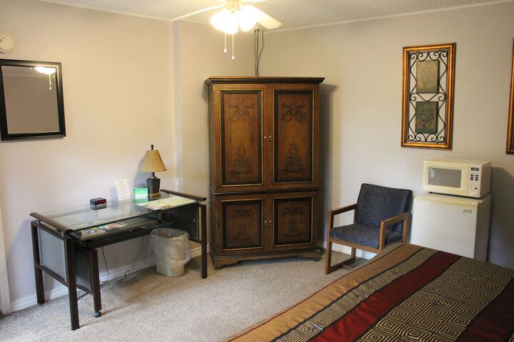 Room 70 of 219