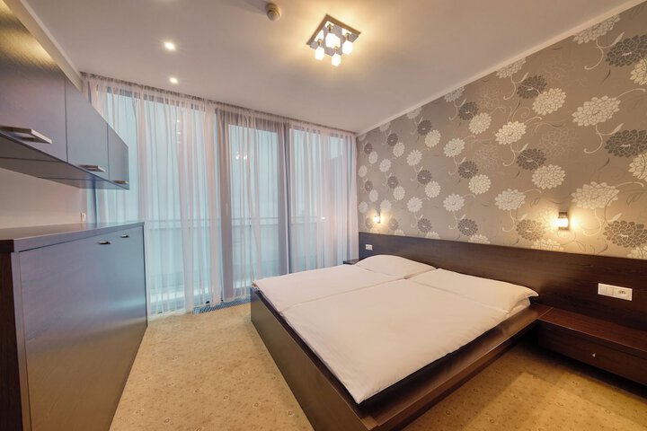 Room 42 of 126