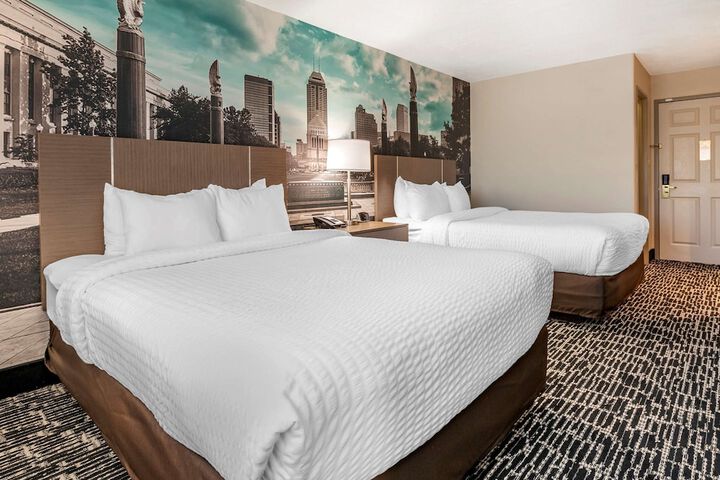 Standard Queen Bed Accessible (15 of 22)