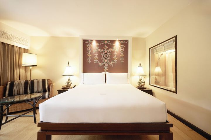 Room 53 of 151