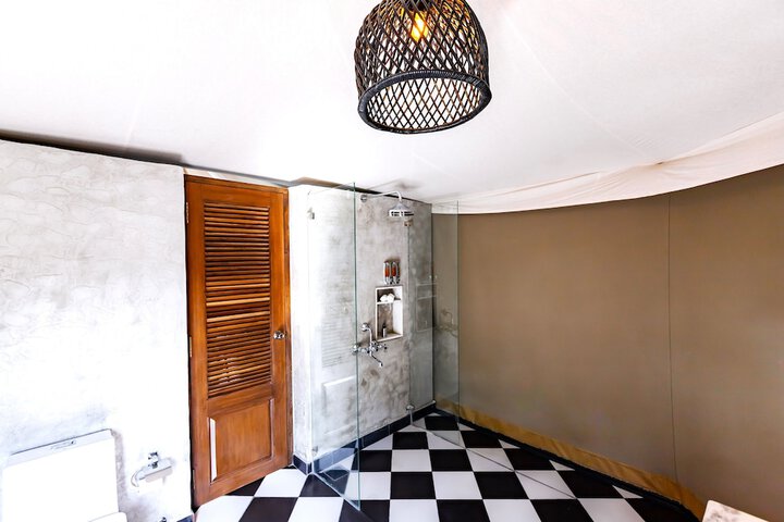 Room 18 of 43