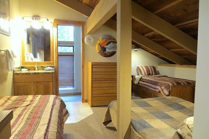 Room 4 of 14