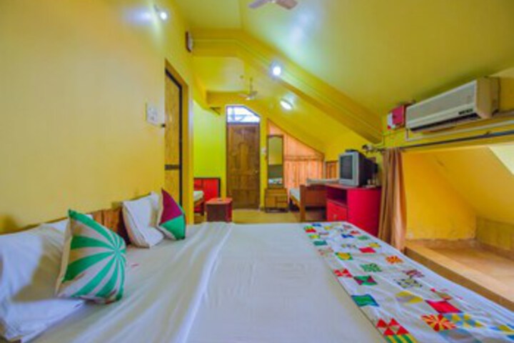 OYO 14087 Home Cheerful 1BHK Calangute