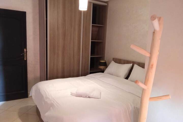 Room 9 of 18