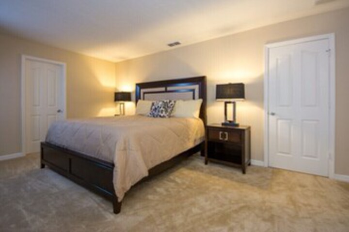 Room 32 of 33
