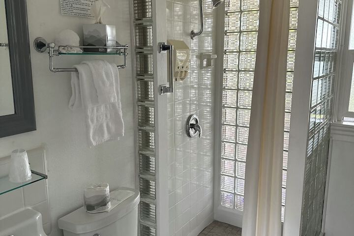 Room 110 of 150