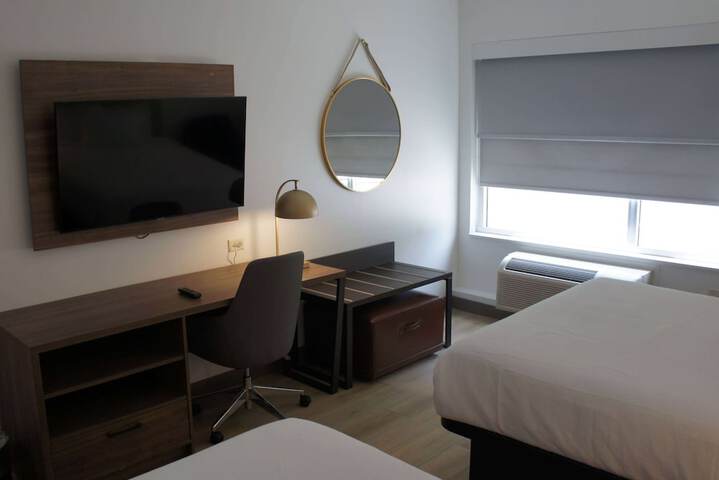 2 Queen Beds (8 of 9)
