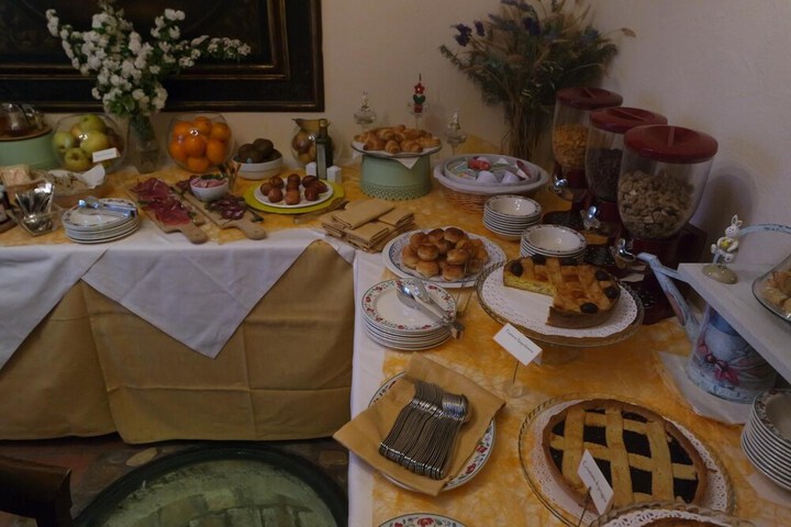 Dining 40 of 61