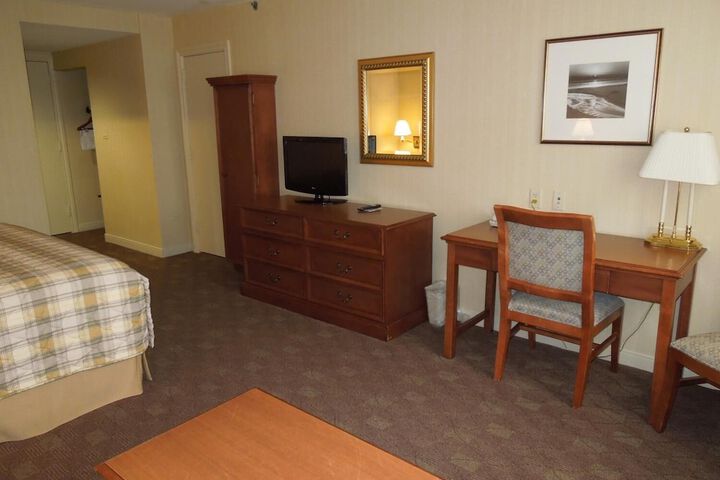 Room 9 of 35