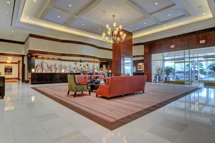 Photo of LUXE 702 MGM Signature 1 BR 2 BTH SUITE
