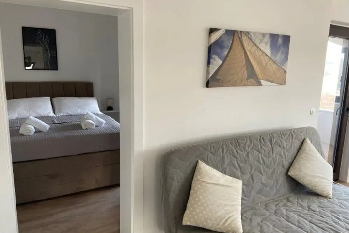 Room 2 of 15