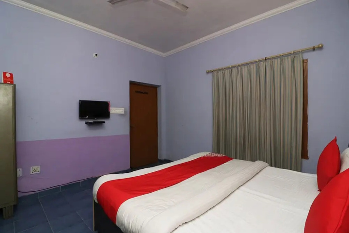 Room 7 of 13