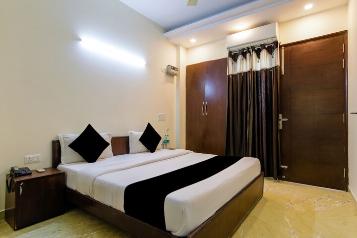 Room 7 of 24