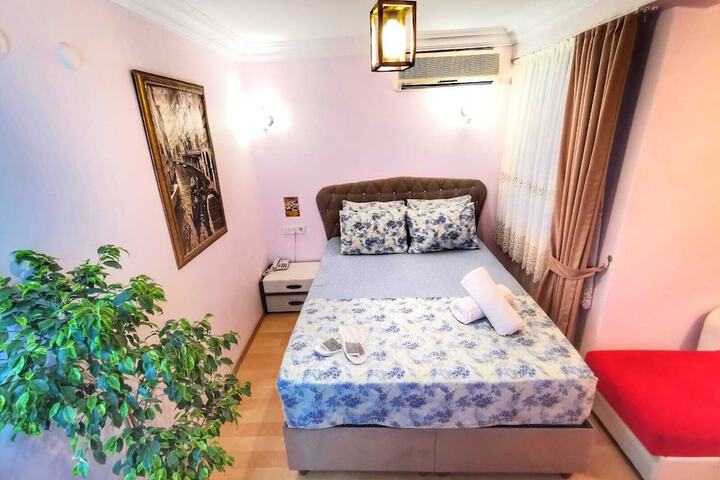 Room 3 of 22