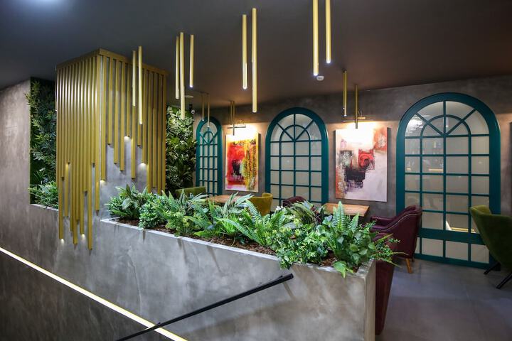Dining 23 of 33