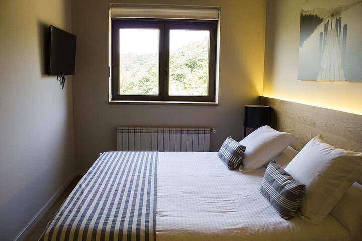 Room 2 of 75