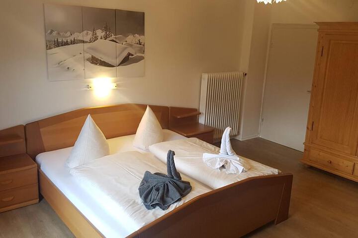 Room 5 of 57