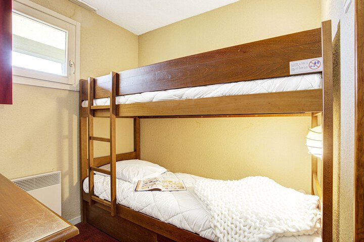 Room 6 of 34