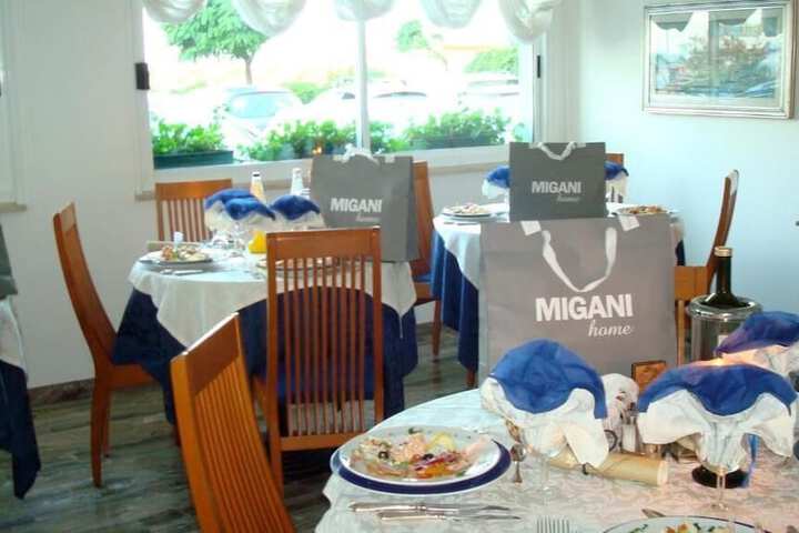 Dining 13 of 29