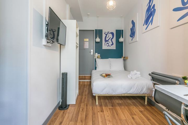 Room 79 of 185