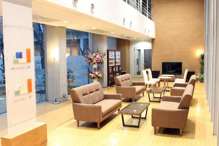 Entrance & Lobby