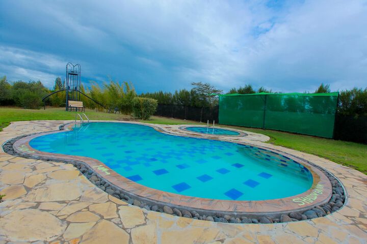 Pool 30 of 56