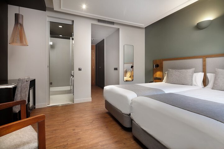 Room 22 of 48