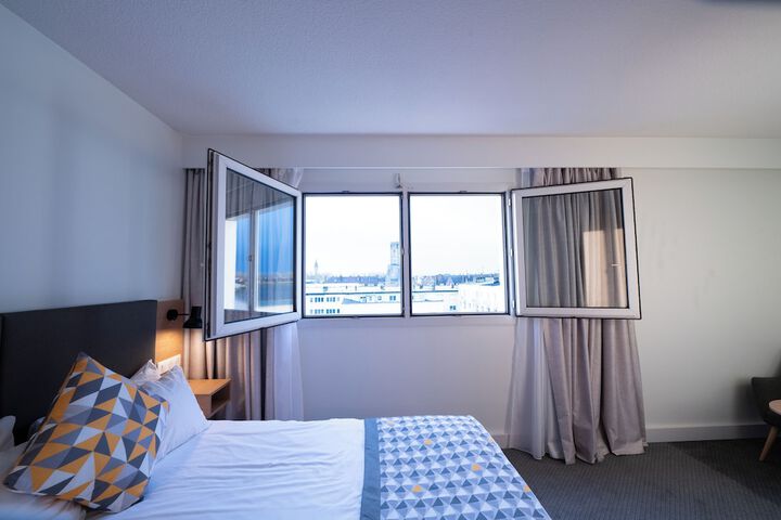 Room 26 of 62