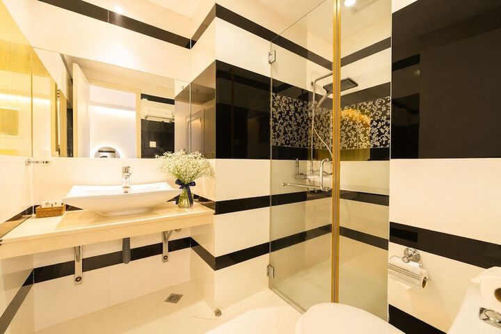 Bathroom Interior Photo