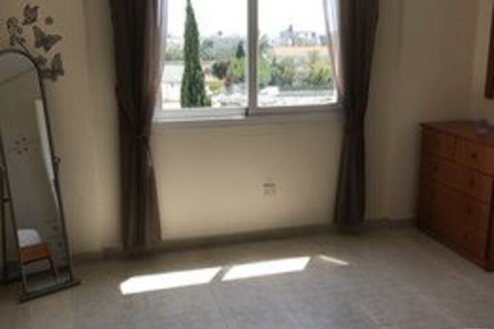 Room 7 of 18