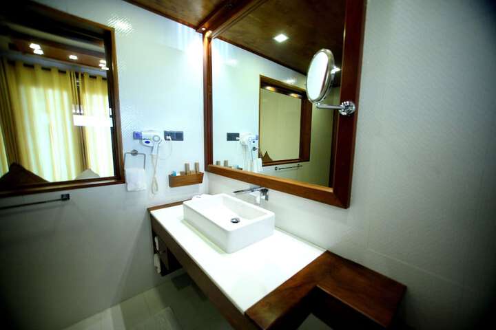 Room 14 of 49