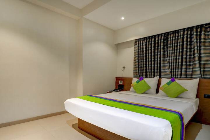 Room 16 of 40