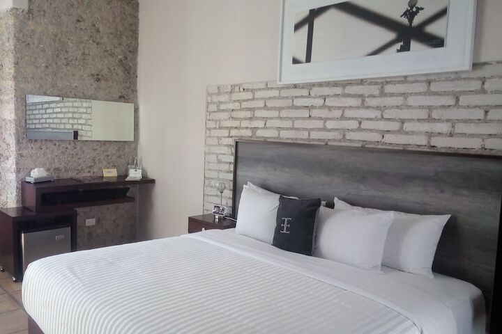 Room 11 of 44