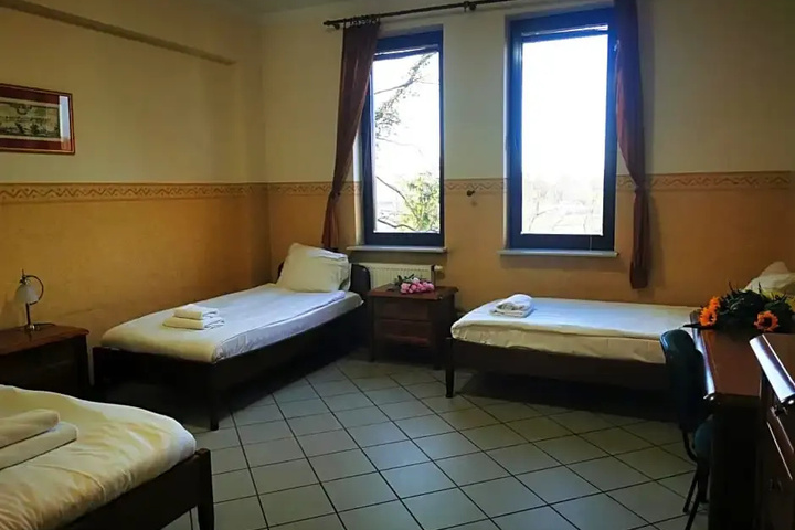Room 2 of 9