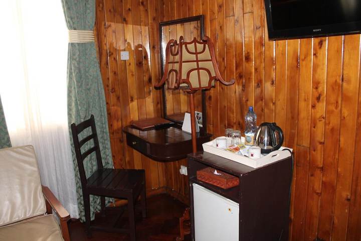 Room 21 of 43