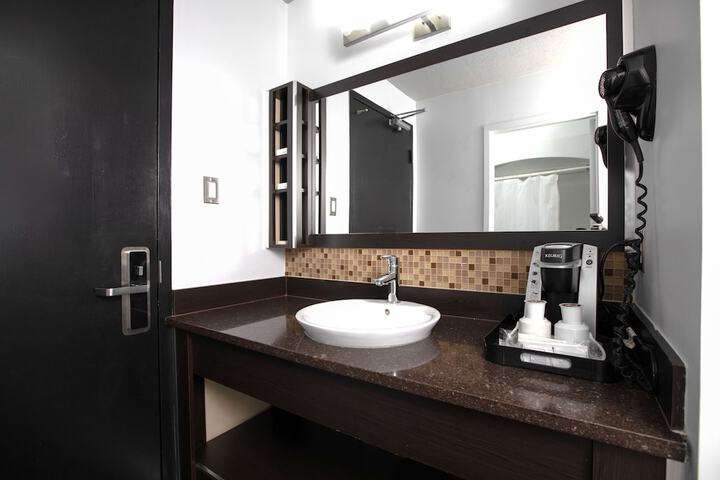 1 King Bed 1 Queen and 1 Murphy Bed Queen Murphy Bed (1 of 27)