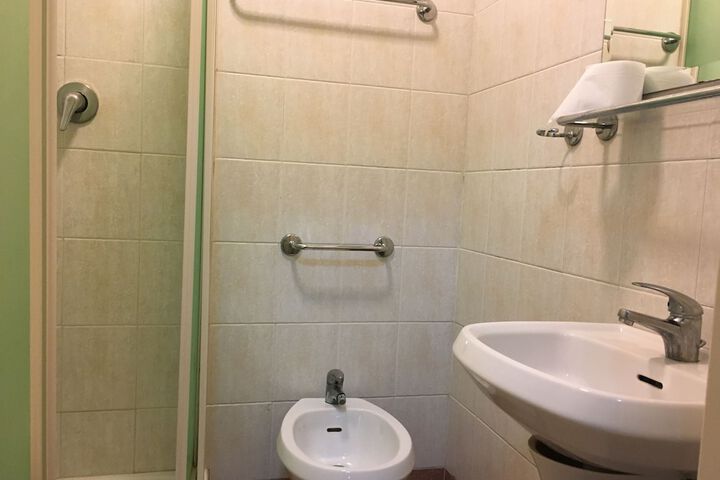 Room 33 of 45