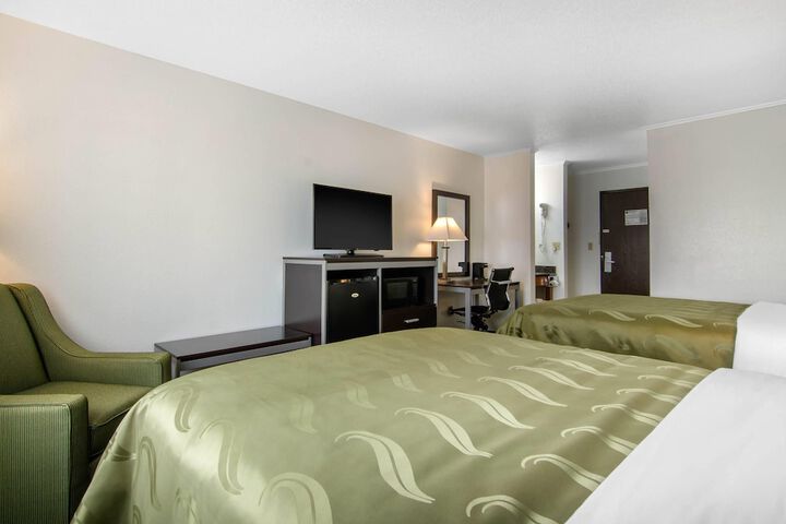Room 28 of 47