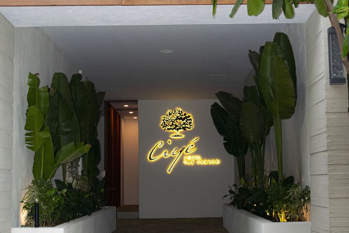 Hotel 72 of 84