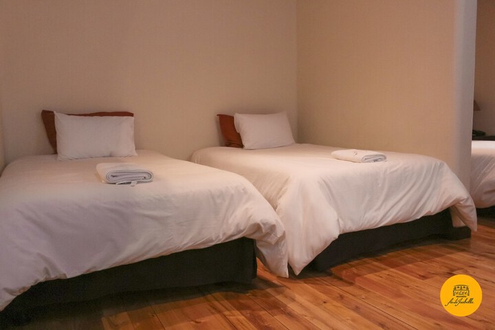 Room 28 of 81