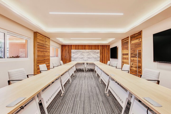 Business Center 107 of 164
