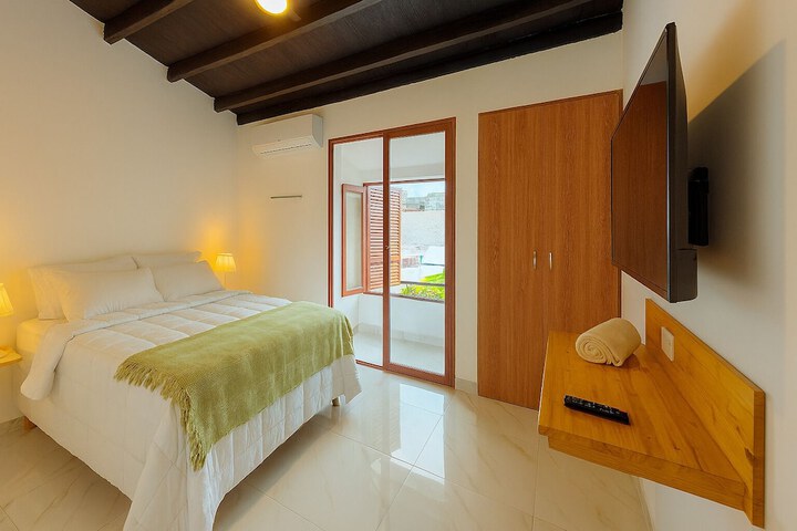 Room 4 of 20