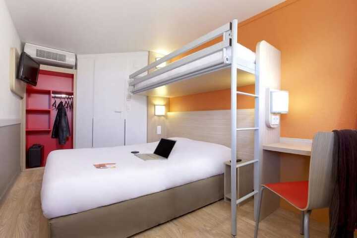 Room 20 of 99
