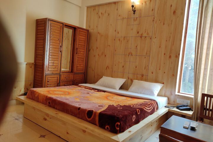 Room 10 of 46